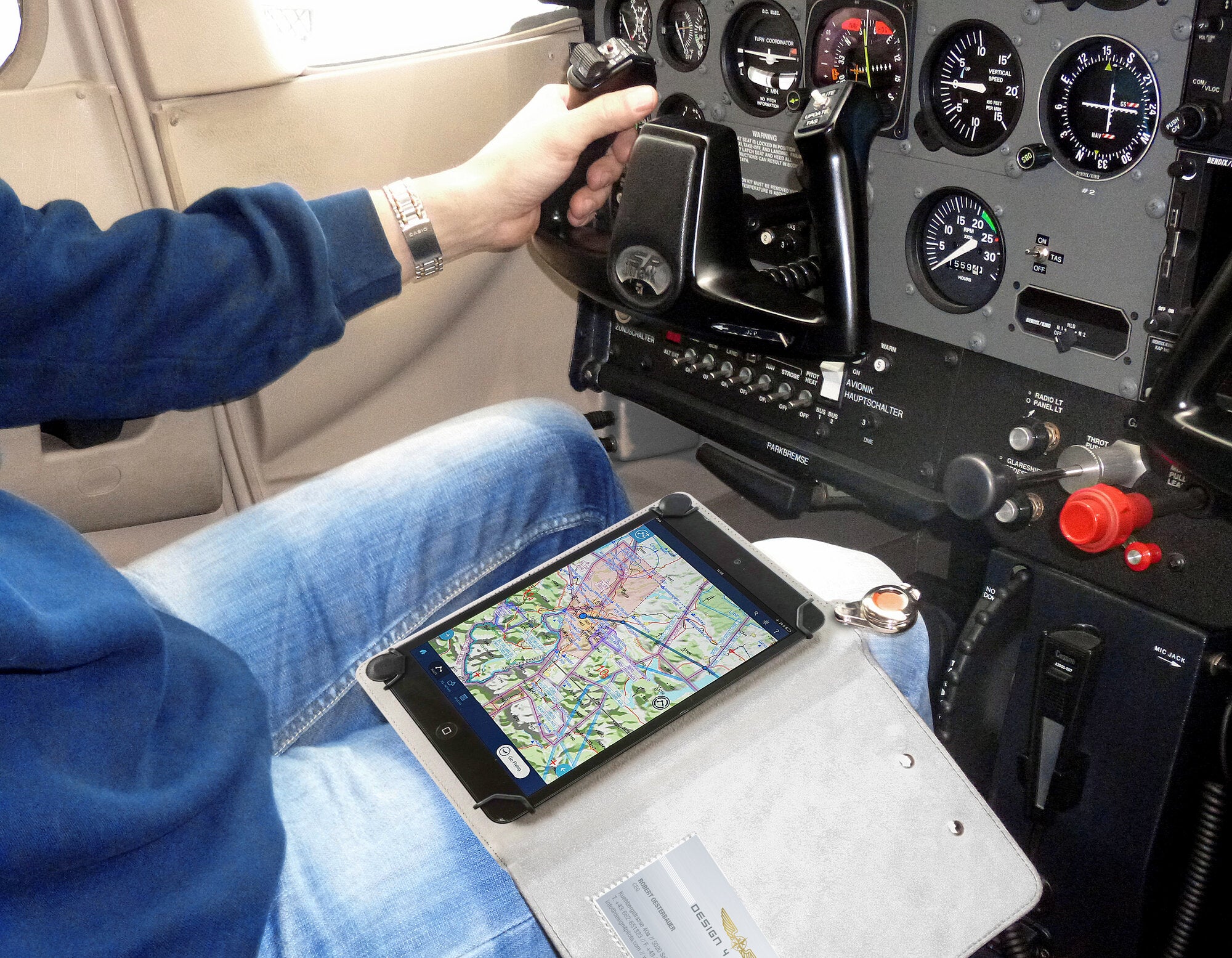 i-Pilot Tablet Mini Kneeboard from Design 4 Pilots